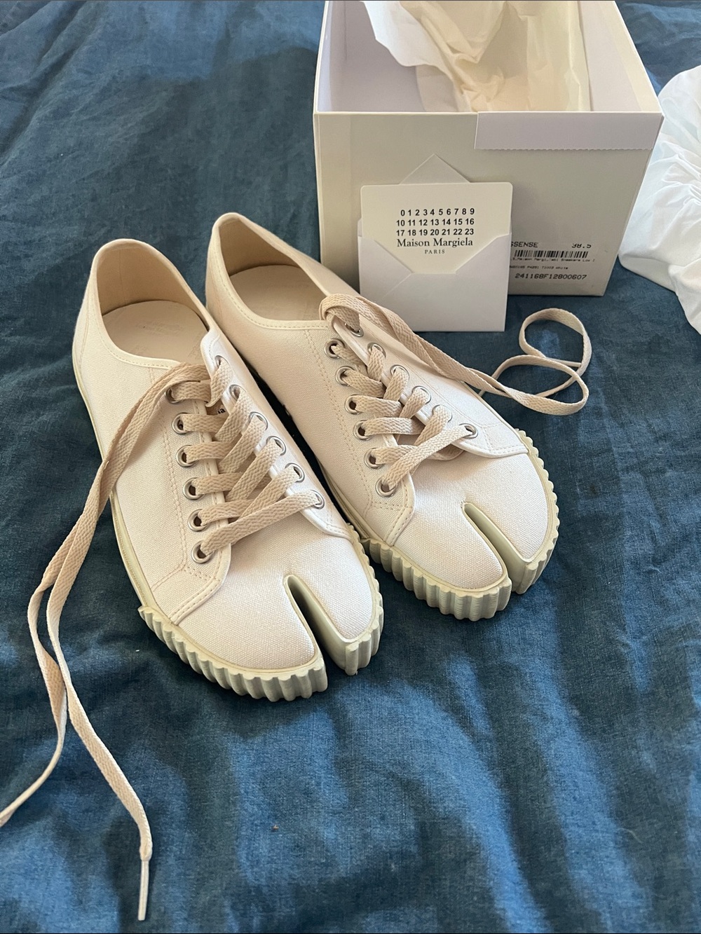 Maison Martin Margiela Tabi Split-Toe Canvas Sneakers in white